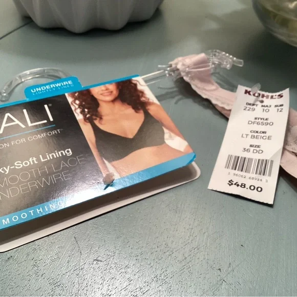 Bali Floral Lace Underwire Bra in Cream NWT 36DD - Picture 5 of 6